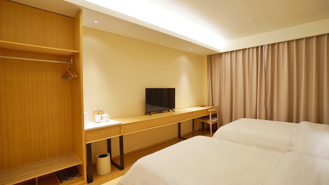 Ji Hotel Shanghai Xujiahui Tianyaoqiao Road מראה חיצוני תמונה